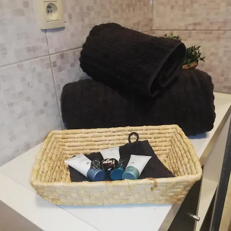 Alloggio in famiglia Studio équipé, Salle De Bain Privée, Proche Centre Ville *
